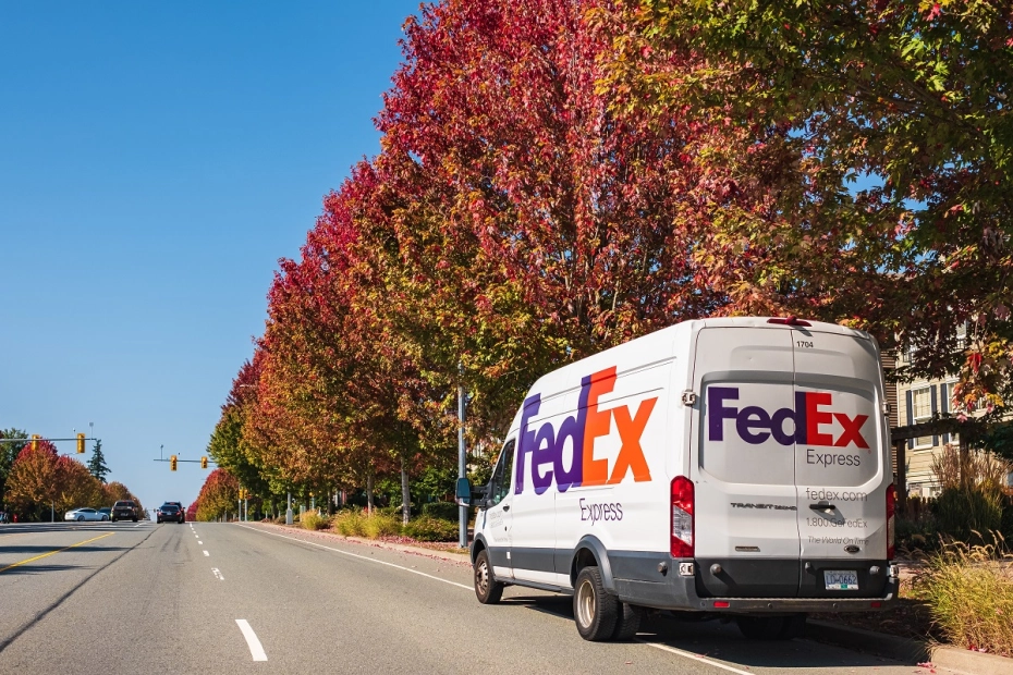 Fedex, fot.  Elena_Alex_Ferns / Shutterstock.com