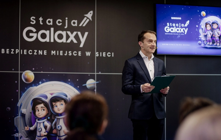 Ze smartfonem w kosmosie – lekcja pokazowa w ramach programu „Stacja Galaxy. Bezpieczne miejsce w sieci”