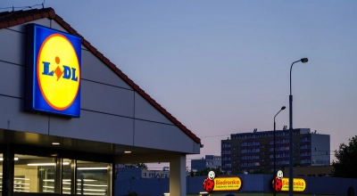 Kolejne starcie Lidla z Biedronką. Do siedziby sieci wchodzi komornik