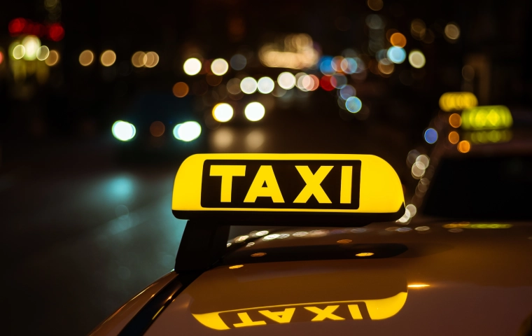 Elektryczne taksówki – czy Polska jest gotowa na „e-przewóz” osób?