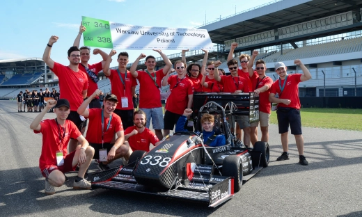 Studenci Politechniki Warszawskiej stworzyli bolid i będą się ścigać w międzynarodowych zawodach Formula Student