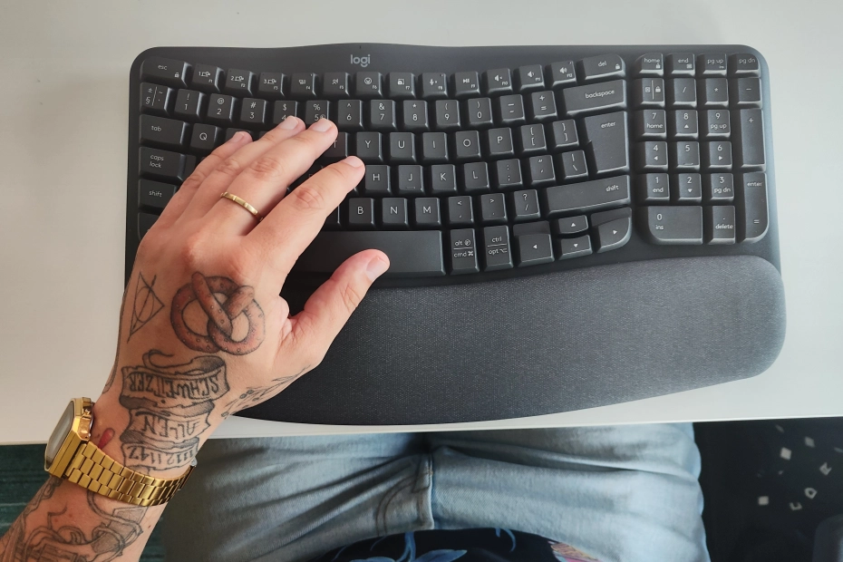 Pióro na nowe czasy. Test klawiatury Logitech Wave Keys