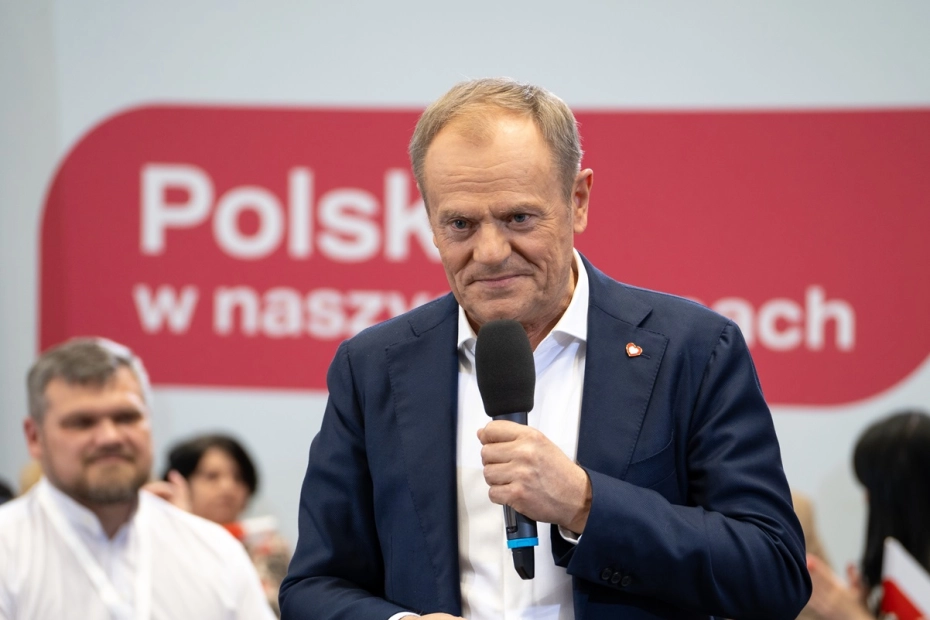 - Cieszę się, że kończymy z pierwszą częścią epopei - tak premier Donald Tusk podsumował projekt regulacji dotyczącej składki zdrowotnej dla przedsiębiorców. Fot. Shutterstock.