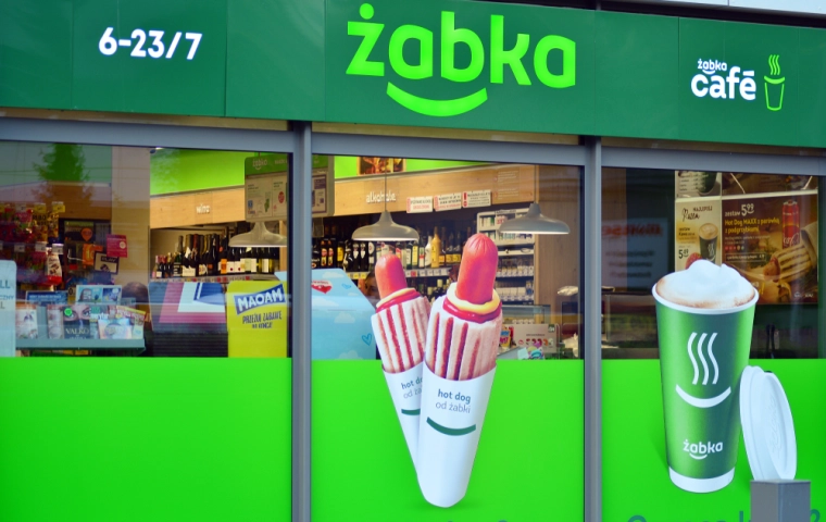 Ekspansja bez hamulców. Żabka otworzyła niemal 1,4 tys. sklepów i pobiła sprzedażowy rekord