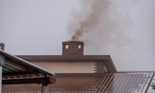 Właściciele domów ogrzewanych węglem i gazem zapłacą 1200 zł podatku. Wiemy, kiedy prawo wejdzie w życie