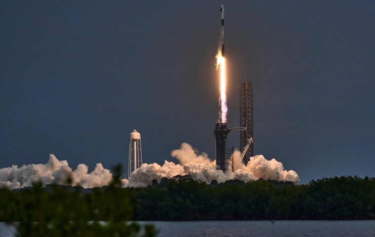 Szczątki rakiety Falcon 9 nad Polską. Ministerstwo zażąda dymisji szefa agencji kosmicznej?