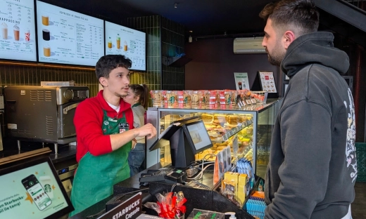 Starbucks musi zapłacić 50 mln dol. odszkodowania za poparzenie klienta gorącą herbatą