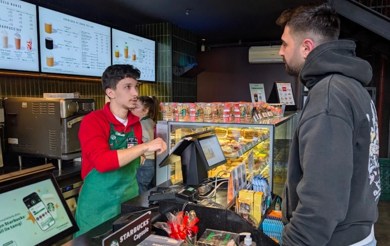 Starbucks musi zapłacić 50 mln dol. odszkodowania za poparzenie klienta gorącą herbatą