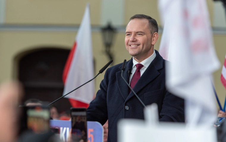 Nawrocki zapłacił 450 zł za metr kawalerki. Zwykły Polak płaci 15 tys. zł
