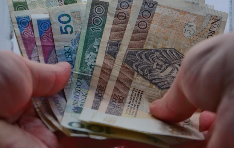 14. emerytura nie tylko dla seniorów. Dostaną ją też młodsi