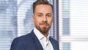 Koniec ze sztuką dla sztuki. Wywiad z Maciejem Stolarskim