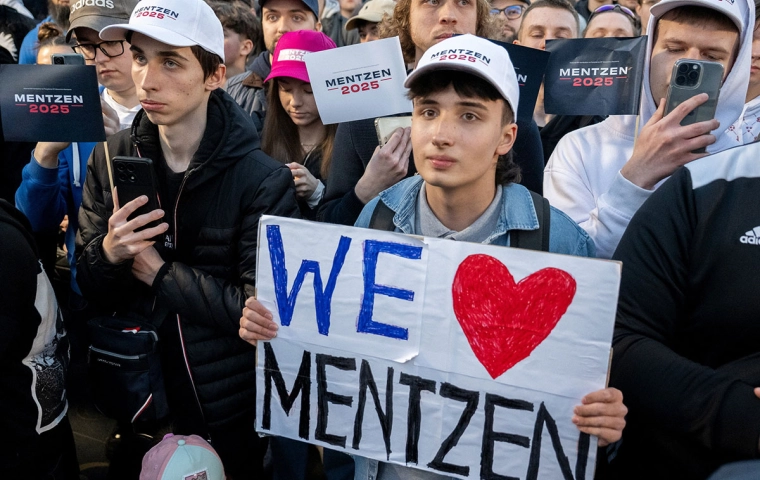 Zadowoleni z życia, rozczarowani państwem. Wywiad z dr. Pawłem Marczewskim
