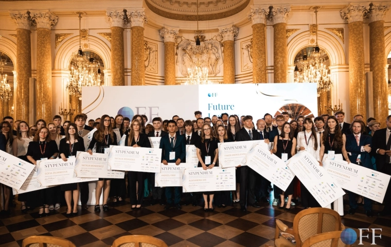 Stypendyści VI edycji Our Future Foundation wybrani. Trafią na Harvard, Yale czy Oksford