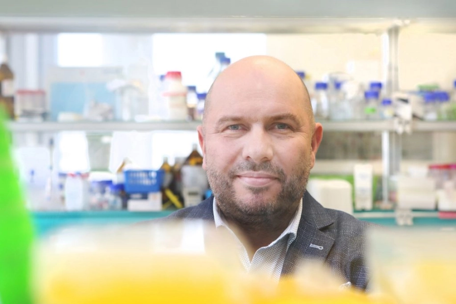 Prof. dr hab. Jacek Jemielity