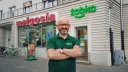 Historyczny neon „Małgosia” znów świeci na Żoliborzu