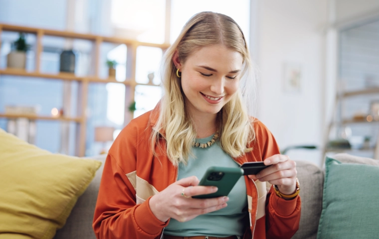 Kupujesz teraz, płacisz później – jak bezpiecznie korzystać z płatności online?