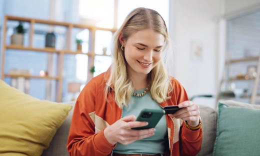 Kupujesz teraz, płacisz później – jak bezpiecznie korzystać z płatności online?