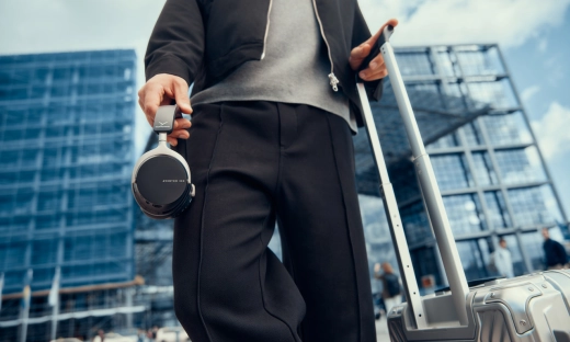 Niezawodny towarzysz podróży służbowych. Nowe bezprzewodowe słuchawki beyerdynamic AMIRON