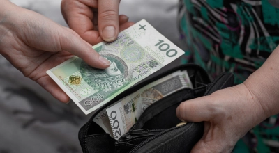 Trudna sytuacja przedsiębiorcy? ZUS może przejąć wypłatę świadczeń
