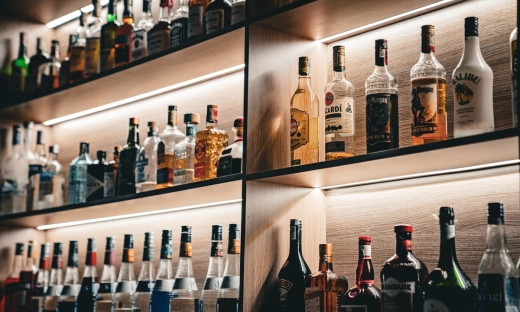 Liczby nie kłamią. Nocna prohibicja w Polsce