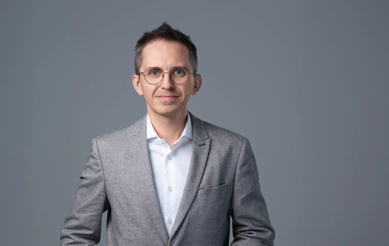 Najpierw sukcesja, potem exit. Wywiad z Maciejem Zawadzińskim