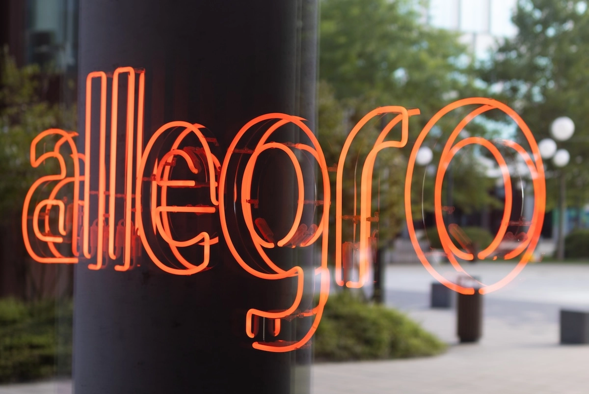 Pracownicy Allegro o prezesie Kuśmierzu: "Nie udźwignął tematu powrotu do biur"