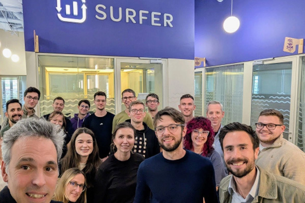 Surfer SEO w rękach francuskiego gracza. Polska technologia napędzi innowacje Positive Group