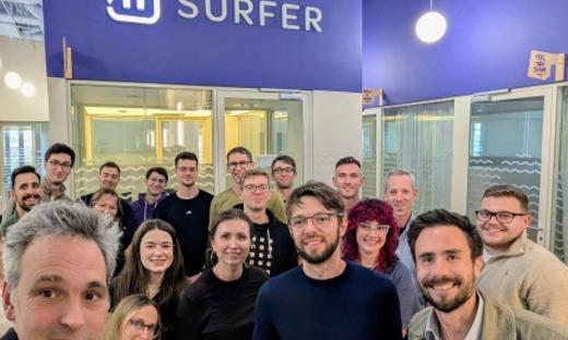 Surfer SEO w rękach francuskiego gracza. Polska technologia napędzi innowacje Positive Group