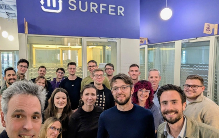 Surfer SEO w rękach francuskiego gracza. Polska technologia napędzi innowacje Positive Group