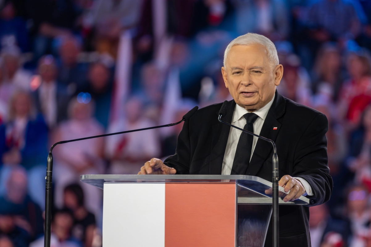 Waloryzacja 800 plus i bon mieszkaniowy. PiS przedstawia propozycje programowe