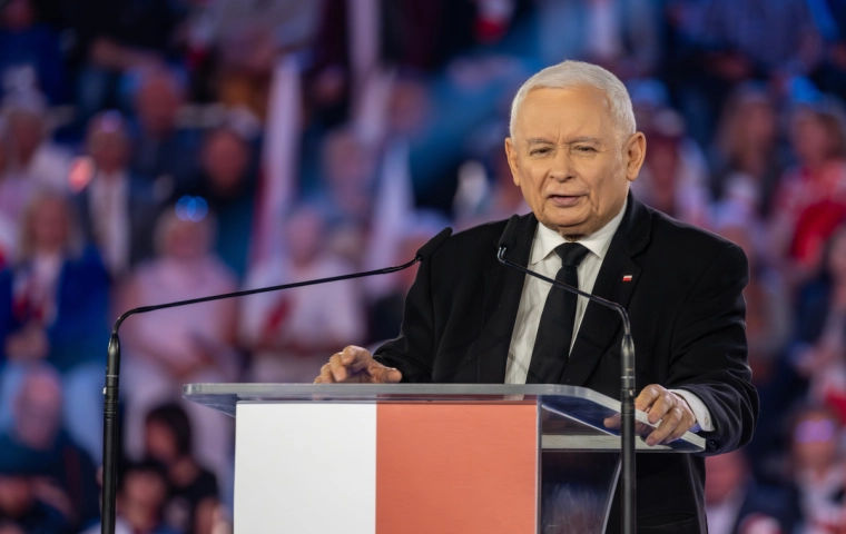 Waloryzacja 800 plus i bon mieszkaniowy. PiS przedstawia propozycje programowe