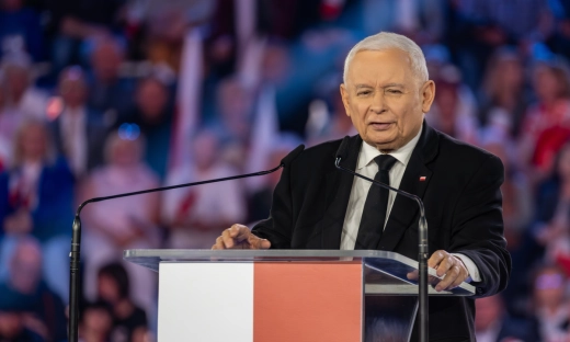 Waloryzacja 800 plus i bon mieszkaniowy. PiS przedstawia propozycje programowe