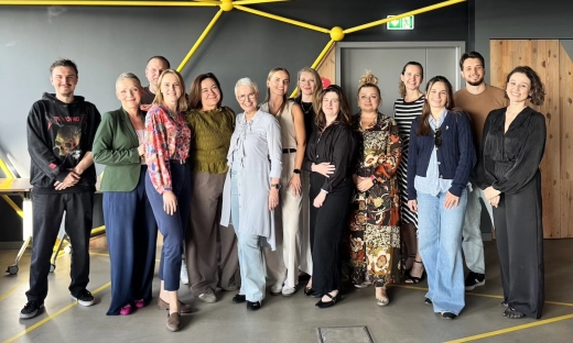 Mentoring w coworkingu Brain Embassy: benefit, który realnie zmienia ścieżki kariery