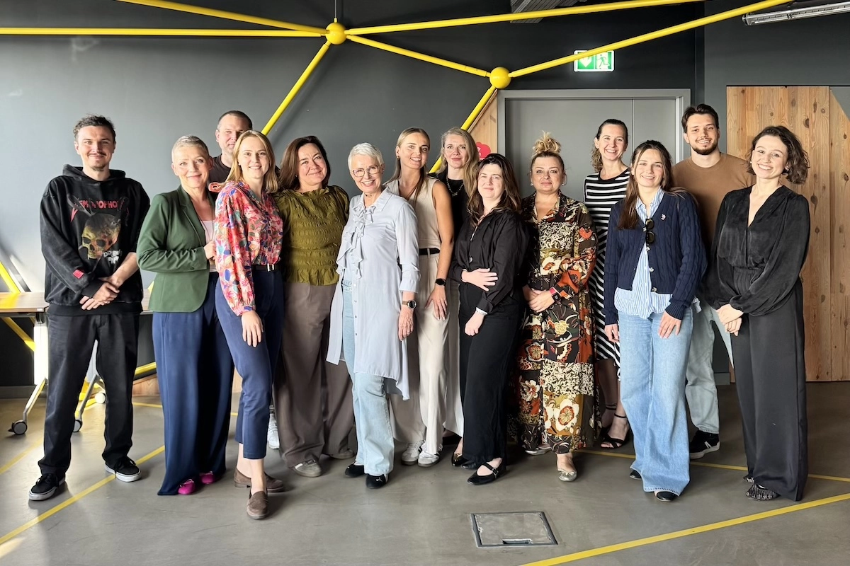 Mentoring w coworkingu Brain Embassy: benefit, który realnie zmienia ścieżki kariery