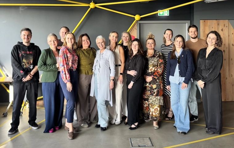 Mentoring w coworkingu Brain Embassy: benefit, który realnie zmienia ścieżki kariery