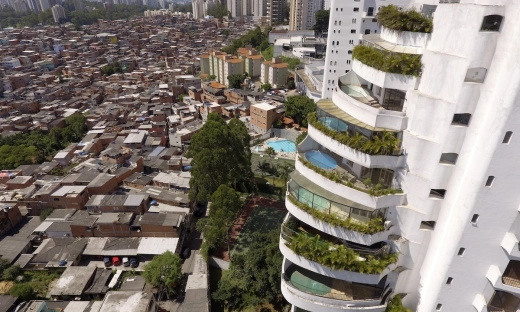 Rozwarstwienie dochodów odciska się w mózgach dzieci. Nierówności zabijają potencjał obywateli