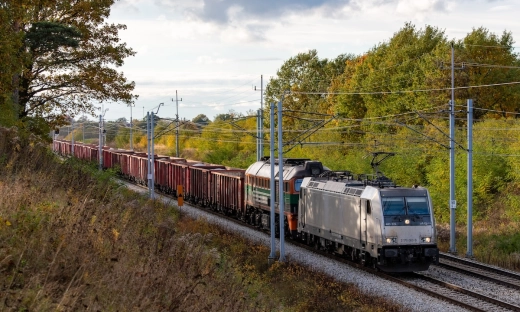 Kolejowy transport towarów mocno przegrywa z przewozami drogowymi. Branża oczekuje pilnych zmian