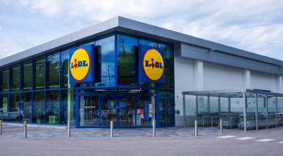 Lidl z najlepszymi zarobkami. Wiemy, jakie oferuje pensje