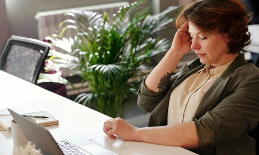 Praca ważniejsza niż zdrowie? Aż 60 proc. pracowników pracowało mimo choroby