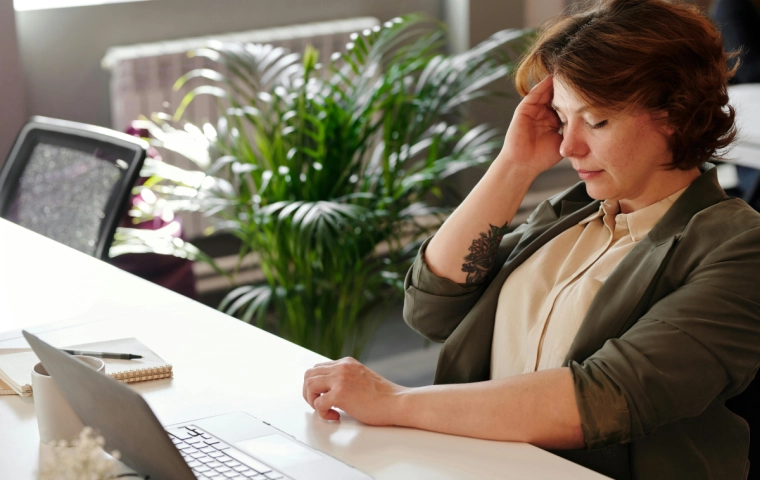 Praca ważniejsza niż zdrowie? Aż 60 proc. pracowników pracowało mimo choroby