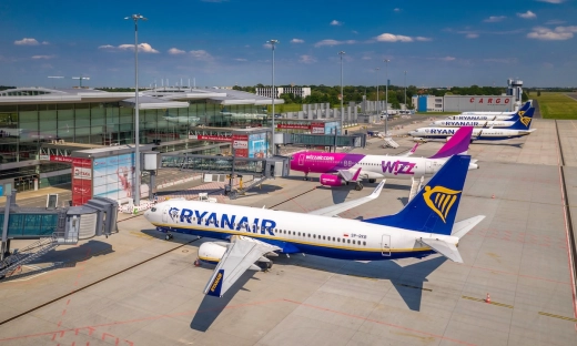 Zaskakujący krok wstecz w prawach podróżnych. KE chce dać liniom lotniczym możliwość większych opóźnień bez odszkodowań