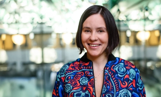 Czy nadszedł czas, by powierzyć AI decyzje ostateczne, czy nadal ufamy tylko ludzkiej intuicji? [FELIETON]