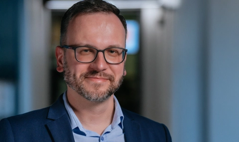 Czy czeka nas Wielkie Uśrednienie i koniec myślenia? Felieton Adama Kuzdralińskiego