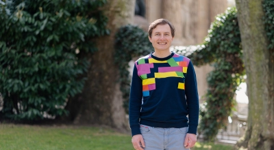 Czy modele językowe potrafią ewoluować razem ze światem? Felieton Adriana Kosowskiego