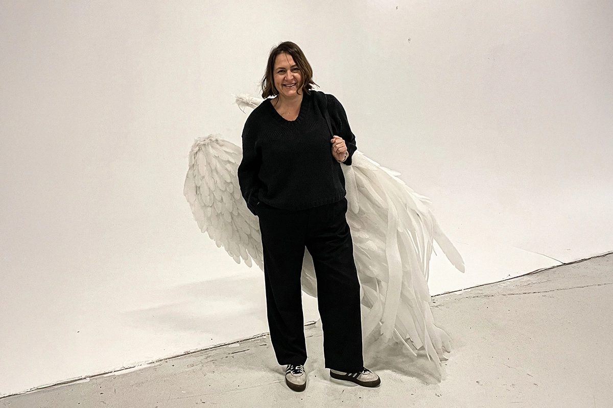 Okładki, które dodają skrzydeł. Wywiad z Moniką Żyłą