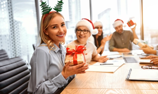 Prezent dla pracownika na święta? Skarbówka chętnie się temu przyjrzy