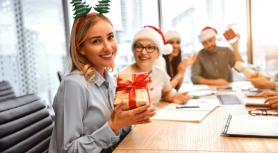 Prezent dla pracownika na święta? Skarbówka chętnie się temu przyjrzy