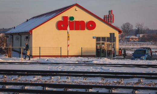 Za oknem zimno, a ludzie masowo odwiedzają Dino. Powód jest jeden