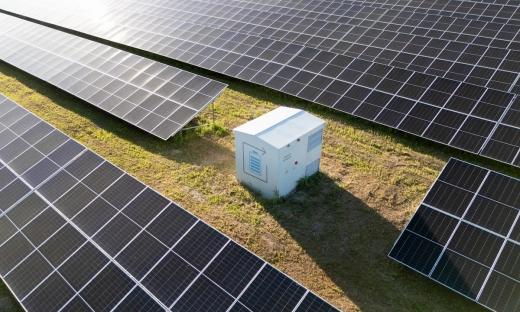 Od pierwszego panelu do pierwszego zysku. Praktyczny przewodnik po inwestowaniu w farmy fotowoltaiczne z Akademią Kierunek ESG