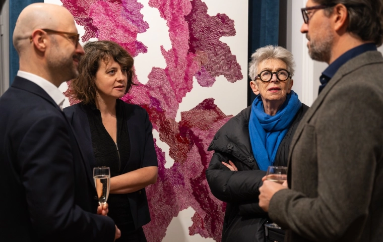 Biuro zamienione w galerię prac Martyny Ścibior. FinTech Poland i Fundacja Beresteckich łączą biznes ze sztuką